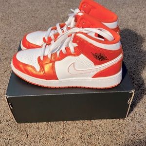 Air Jordan 1 Mid SE